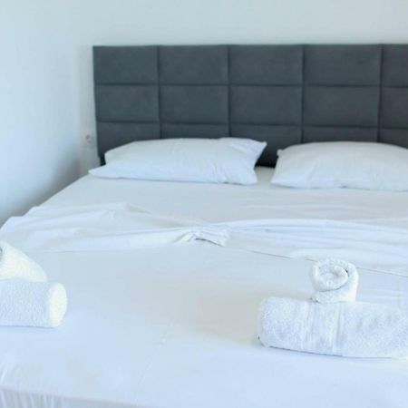 Mihalis Apartments ฮีมาเรอ ภายนอก รูปภาพ