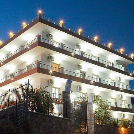 Mihalis Apartments ฮีมาเรอ ภายนอก รูปภาพ