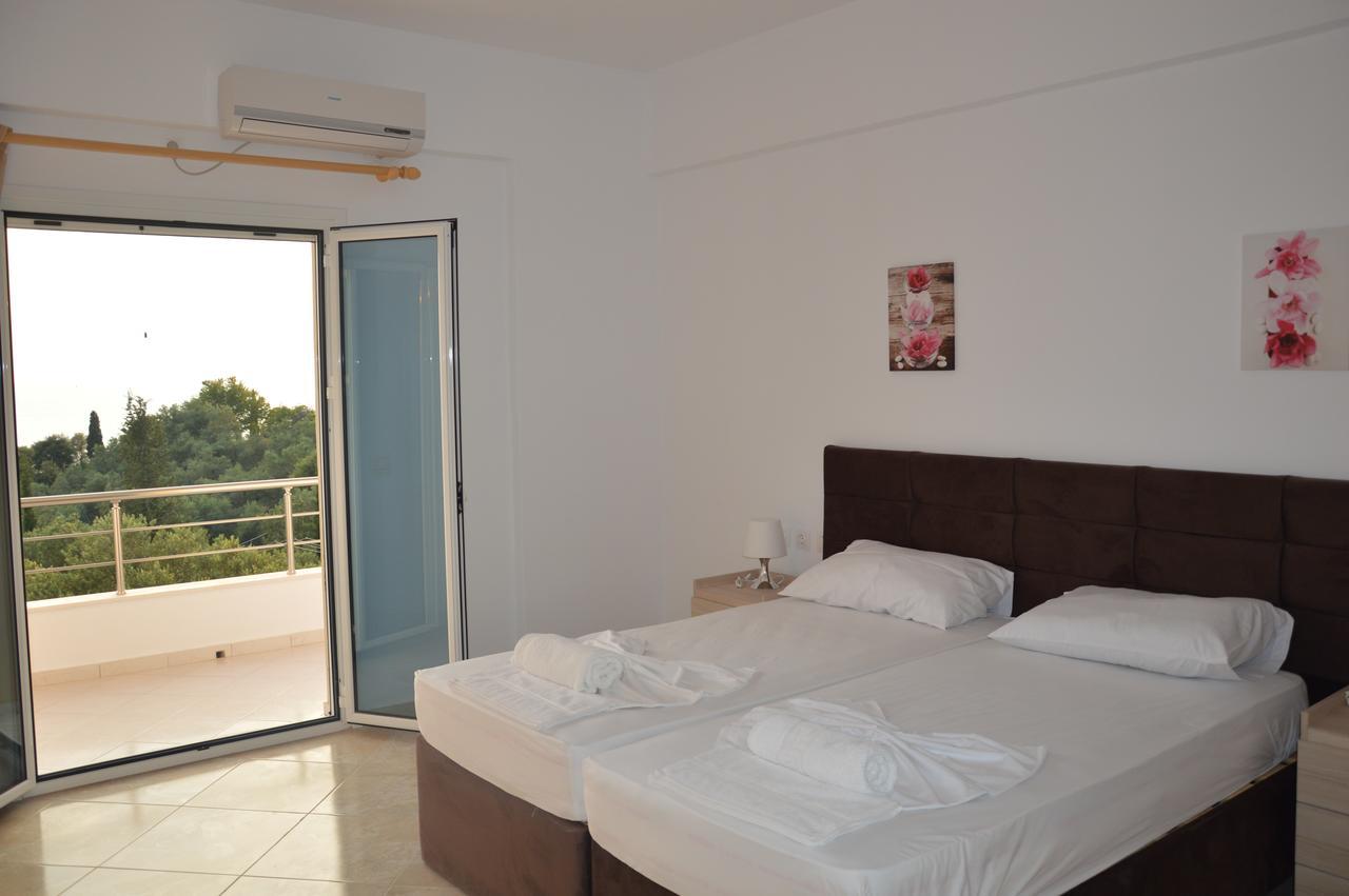Mihalis Apartments ฮีมาเรอ ภายนอก รูปภาพ