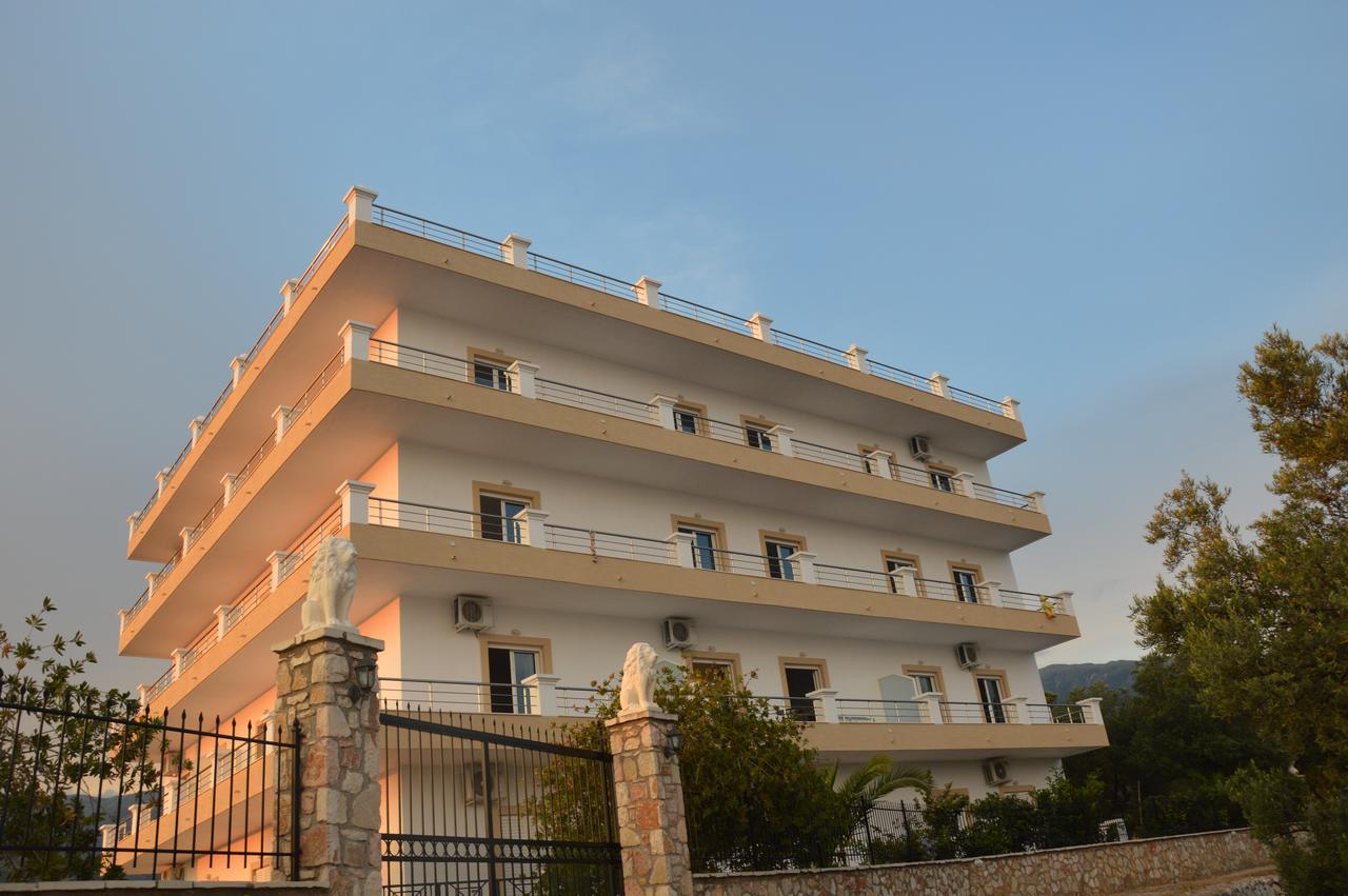 Mihalis Apartments ฮีมาเรอ ภายนอก รูปภาพ