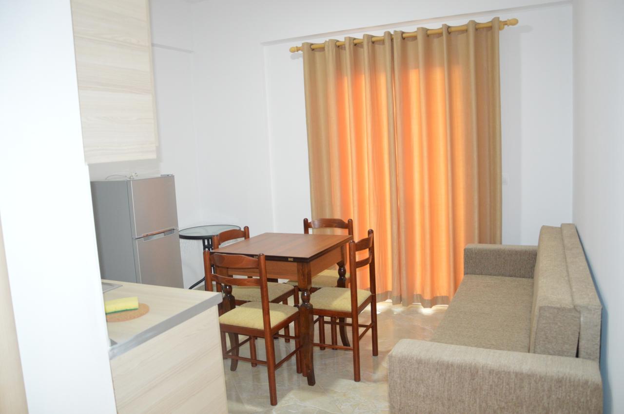 Mihalis Apartments ฮีมาเรอ ภายนอก รูปภาพ