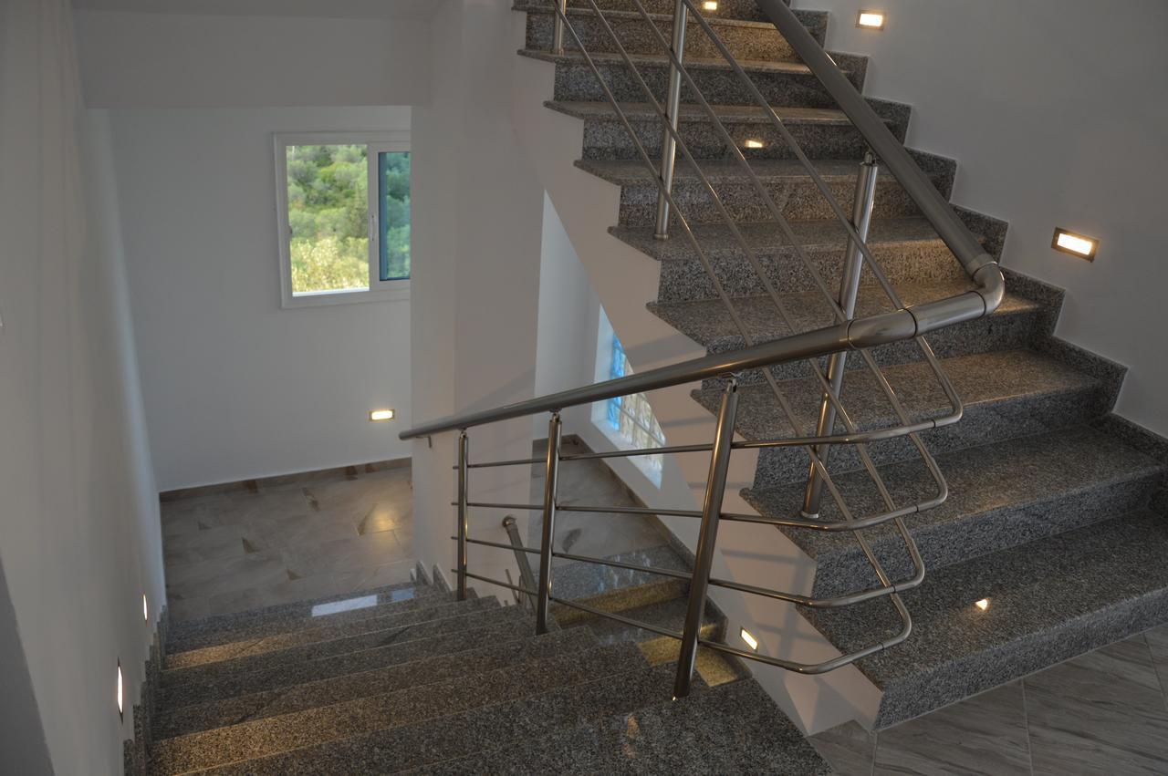 Mihalis Apartments ฮีมาเรอ ภายนอก รูปภาพ