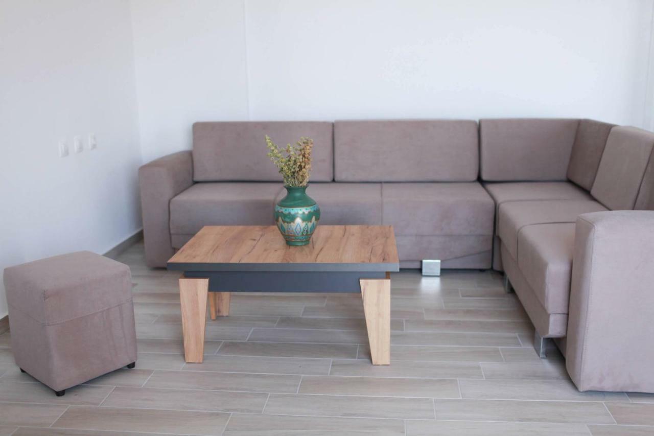 Mihalis Apartments ฮีมาเรอ ภายนอก รูปภาพ